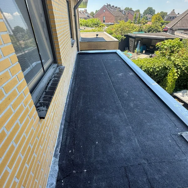 Hoe weet ik of mijn dak aan vervanging toe is?